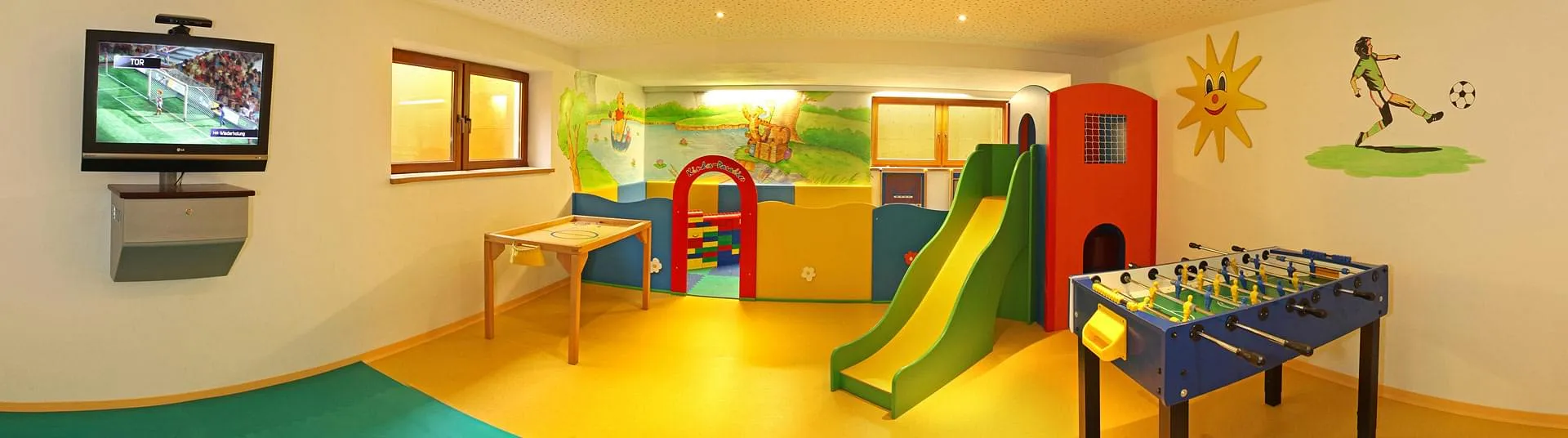 Gro&szlig;es Spieleangebot im Kinderspielbereich vom St. Johanner Hof