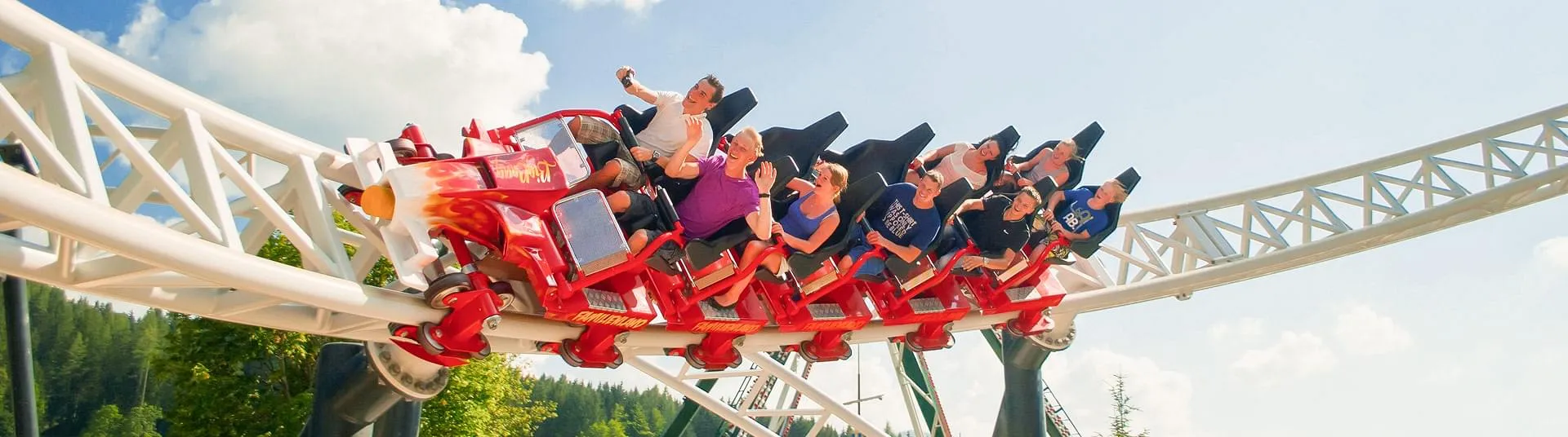 Adrenalin Pur! Mit der h&ouml;chsten Achterbahn &Ouml;sterreichts.