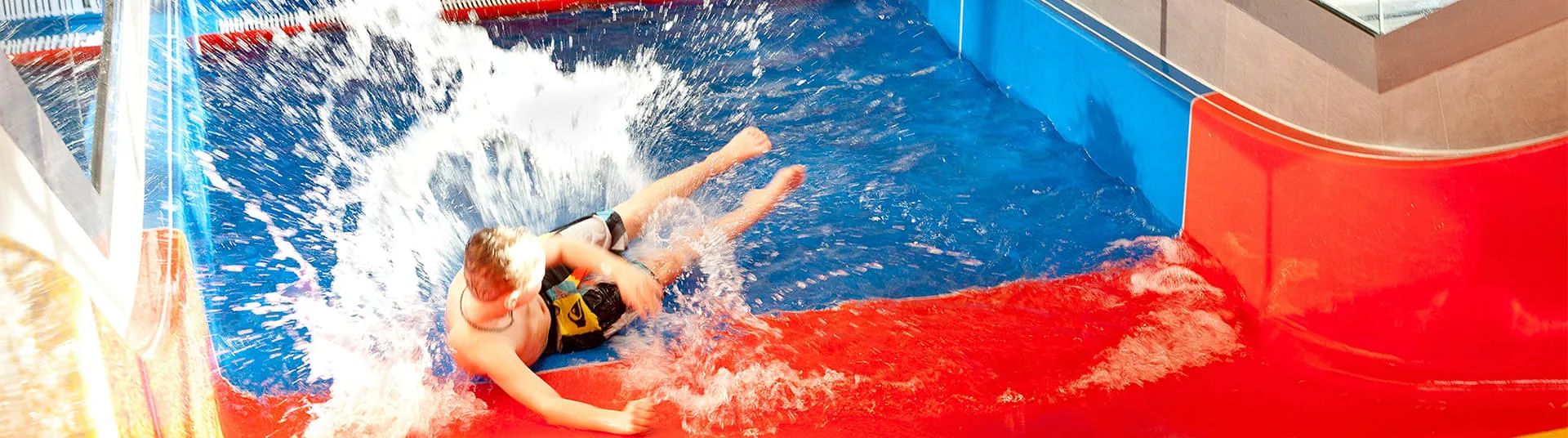 Spa&szlig; beim Rutschen in der Panorama Badewelt St. Johann