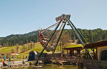 Rasante Fahrt mit dem Piratenschiff