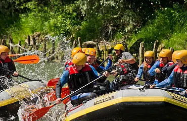 Riesenspass beim Raften in Tirol